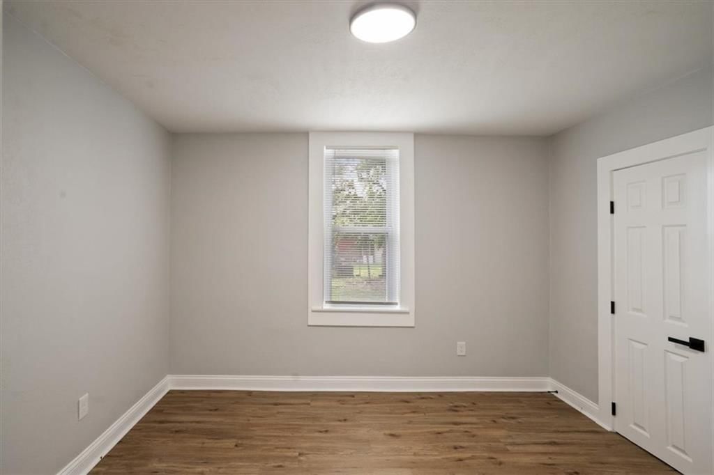 1041 Miami Avenue — photo 12