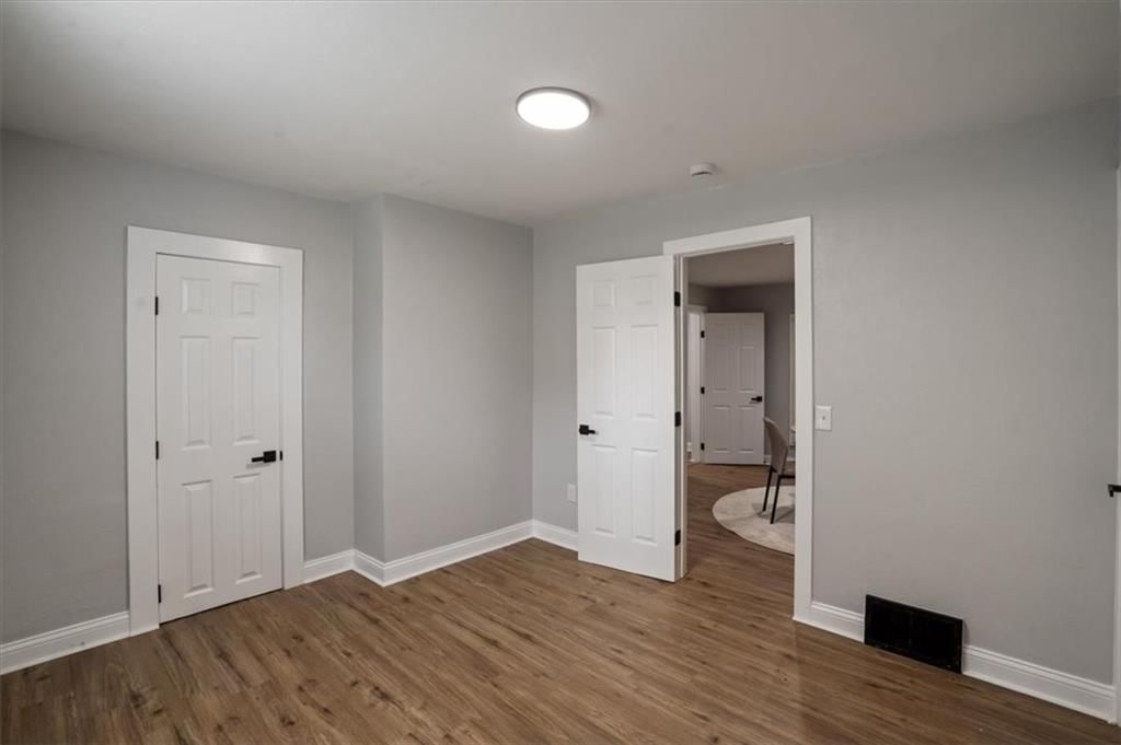1041 Miami Avenue — photo 13