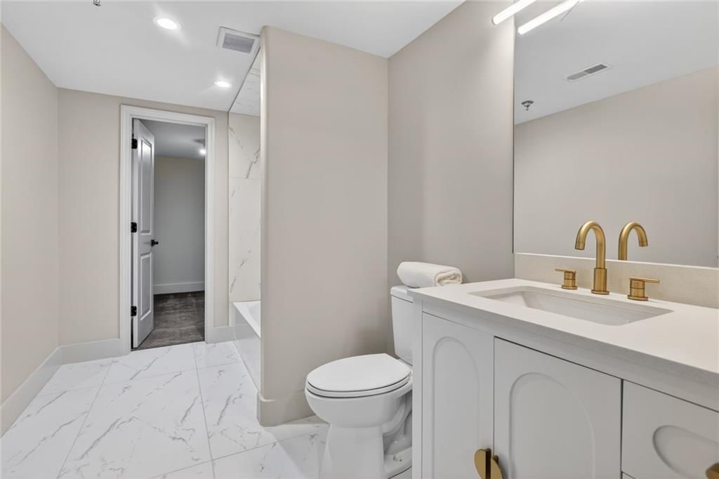 600 E Admiral Boulevard — photo 14
