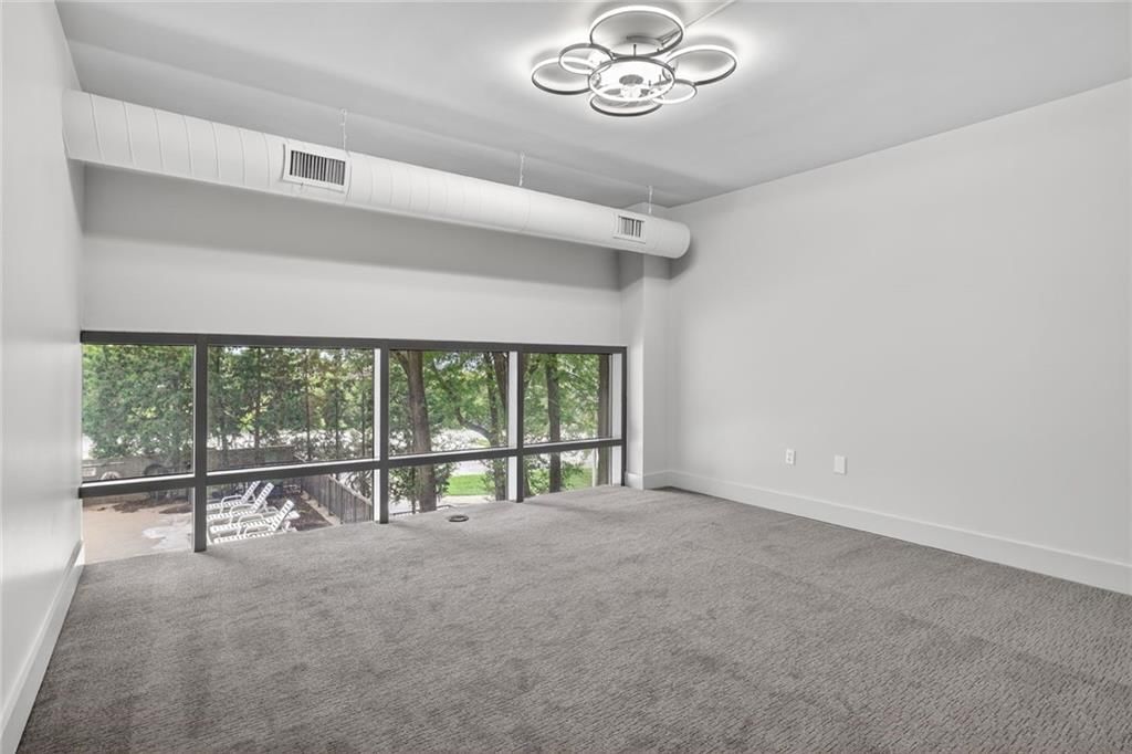 600 E Admiral Boulevard — photo 15