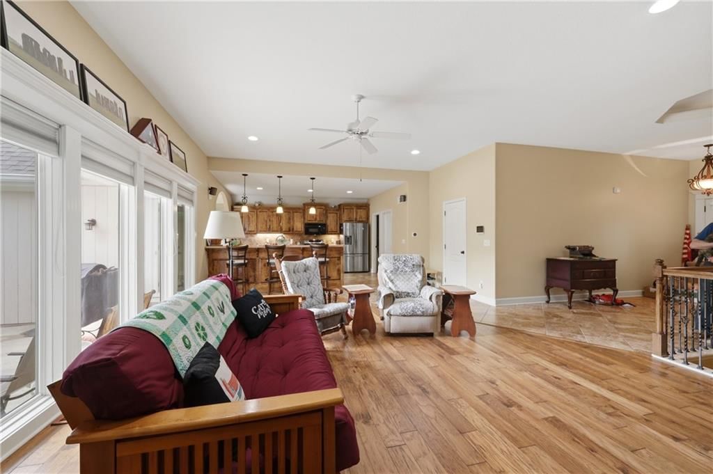 6121 N Cypress Court — photo 3