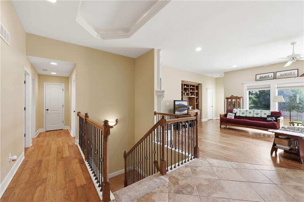 6121 N Cypress Court — photo 4