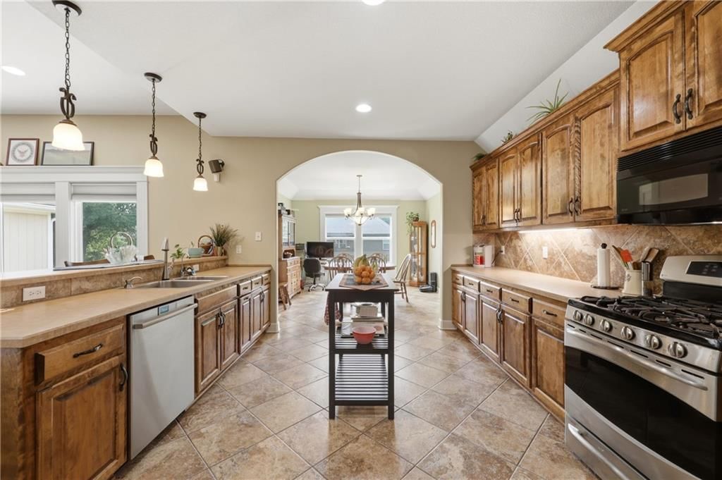 6121 N Cypress Court — photo 6