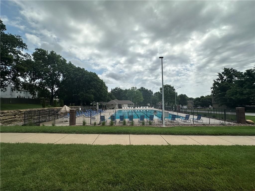6121 N Cypress Court — photo 40