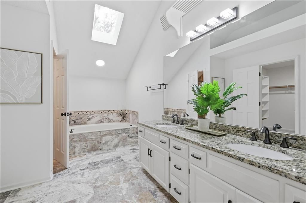3301 N 110th Street — photo 24