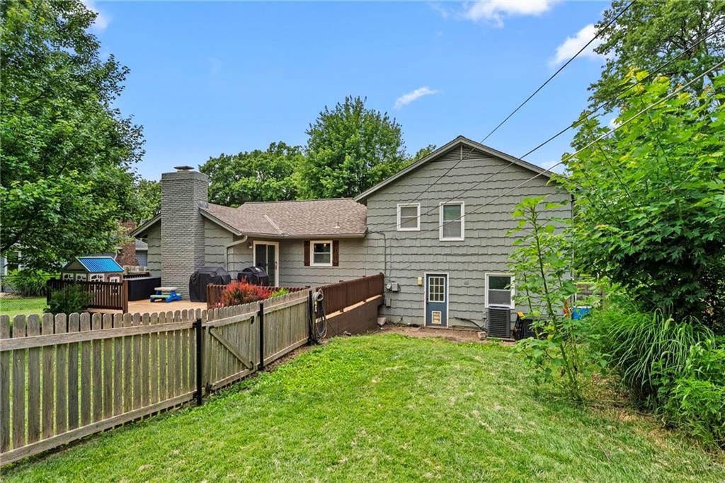 9627 Windsor Street — photo 21