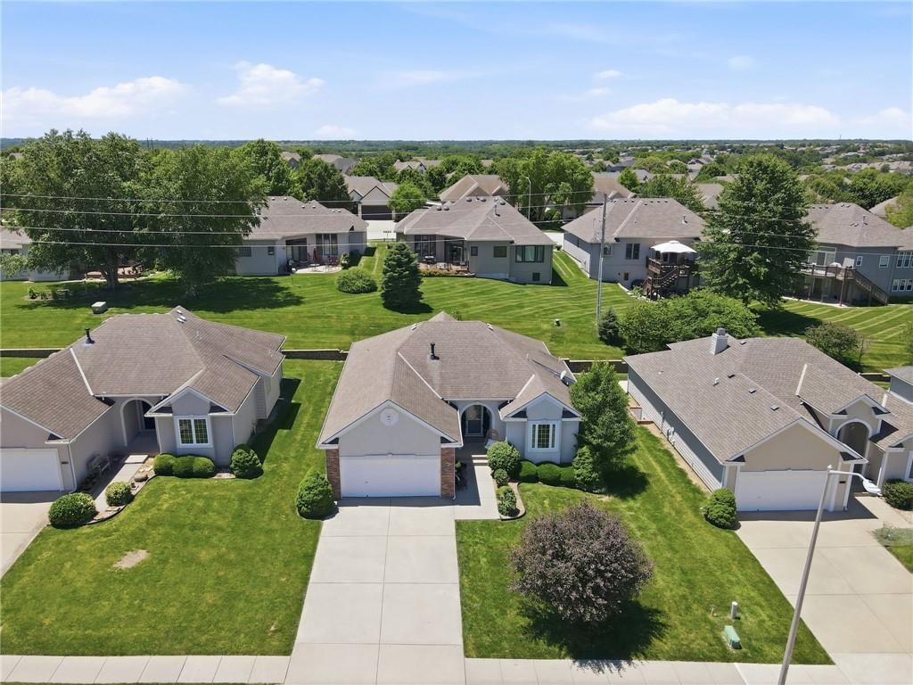 9428 N Ditzler Avenue — photo 36