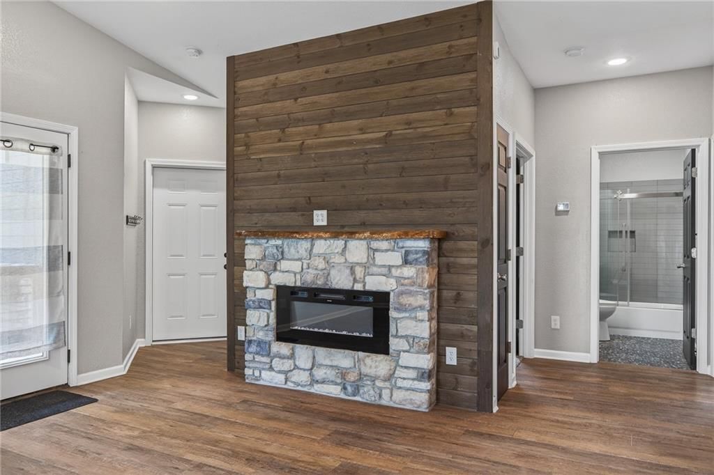 606 Retan Avenue — photo 9