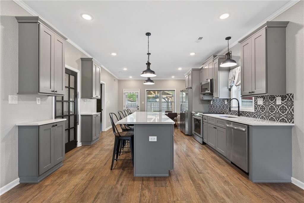 606 Retan Avenue — photo 10