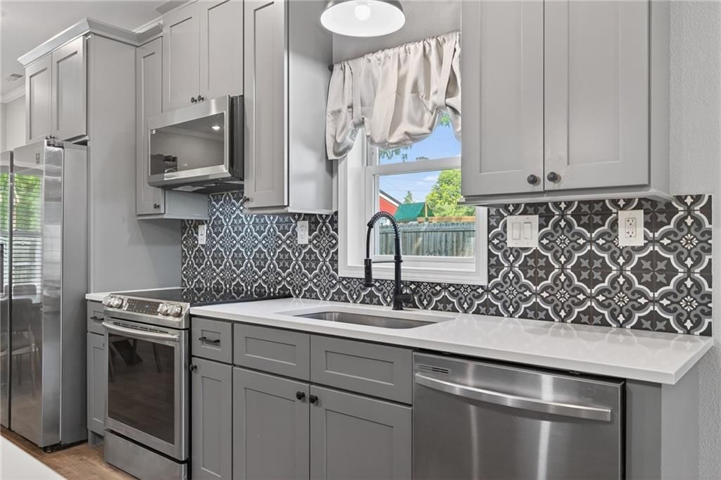 606 Retan Avenue — photo 12