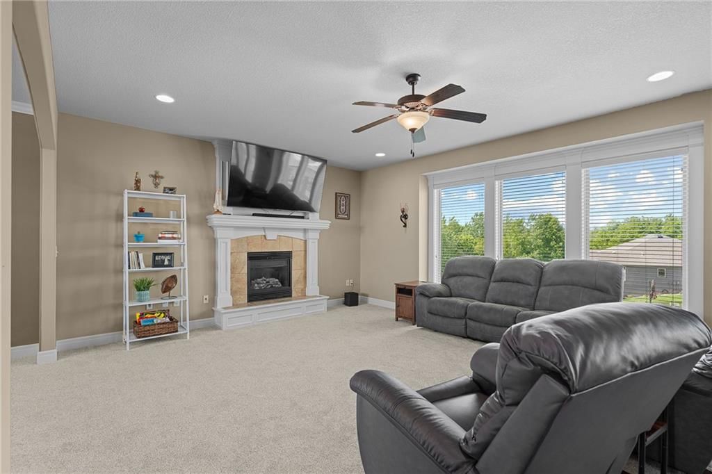 1518 Creekmoor Drive — photo 3