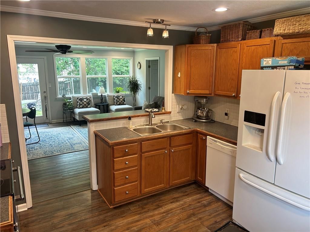 3528 NE 49th Street — photo 8