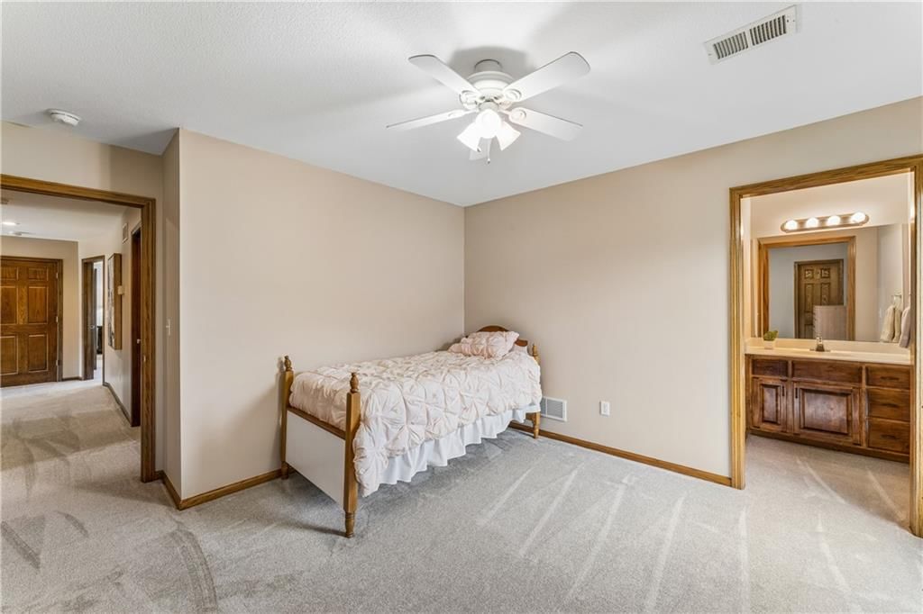 16200 Ballentine Street — photo 32