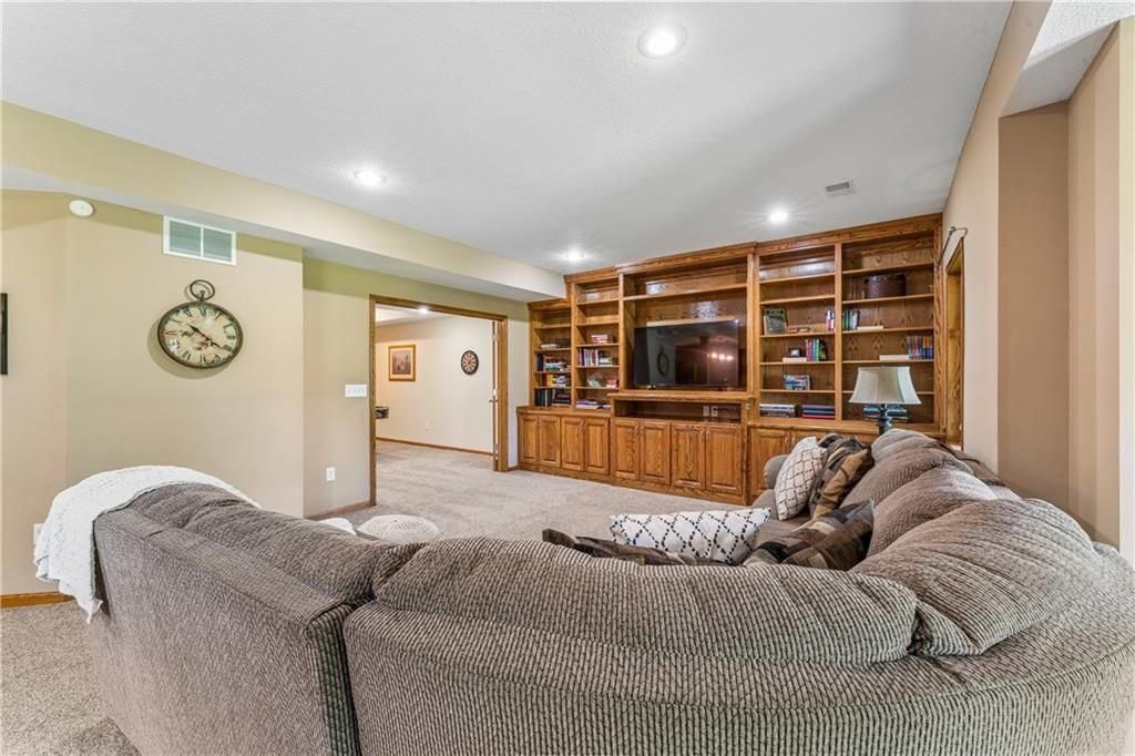 16200 Ballentine Street — photo 39