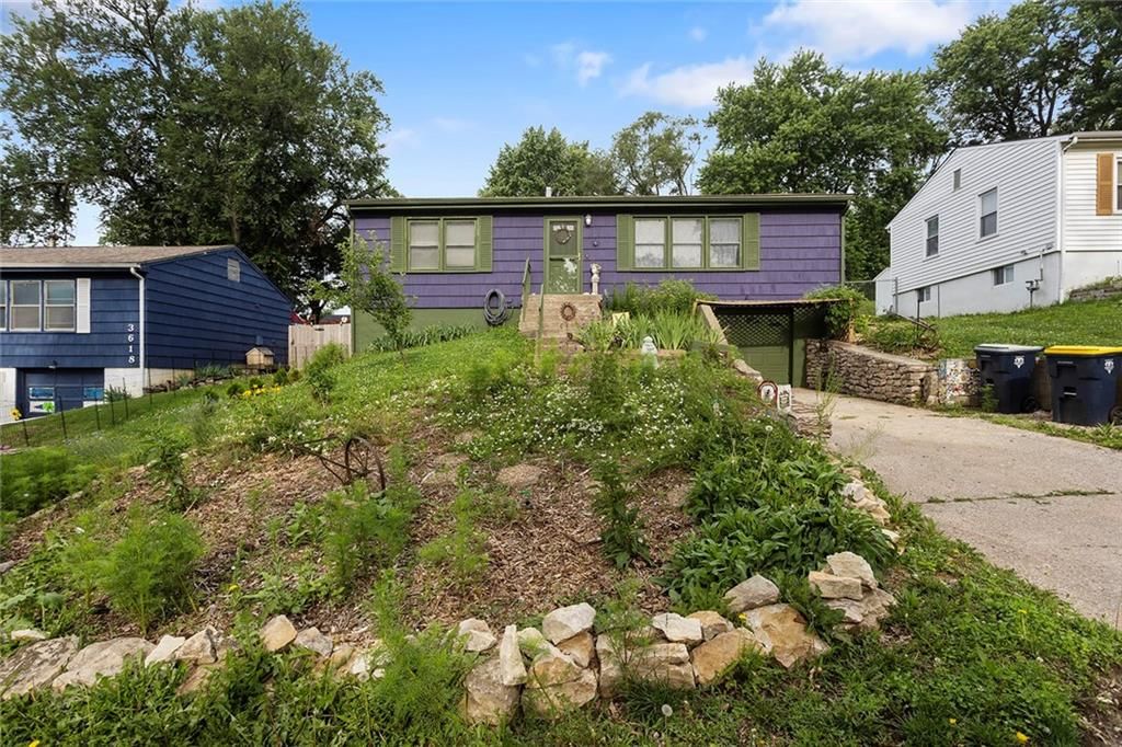 3622 NE Cypress Drive, Kansas City, MO