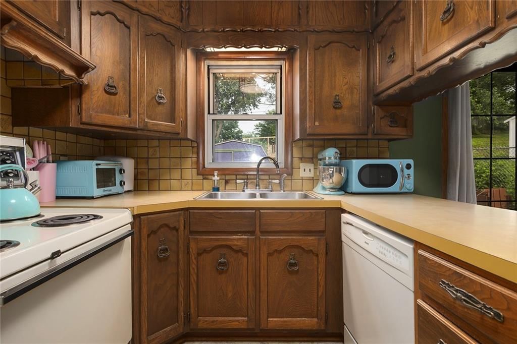 3622 NE Cypress Drive — photo 11