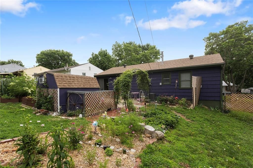 3622 NE Cypress Drive — photo 31