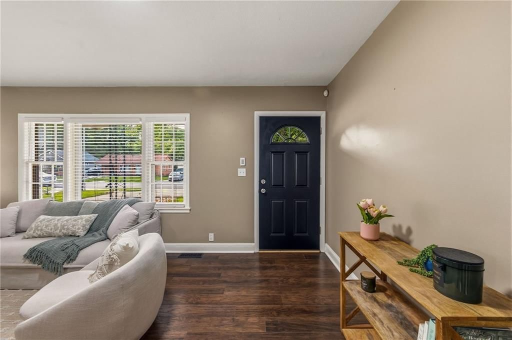 605 W Cedar Street — photo 6