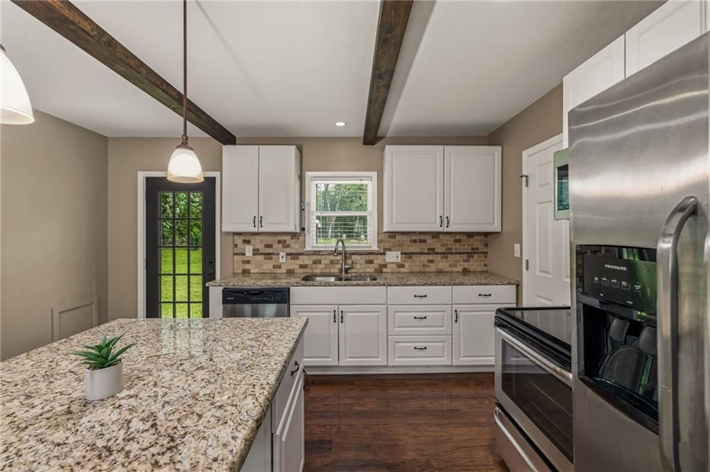 605 W Cedar Street — photo 13