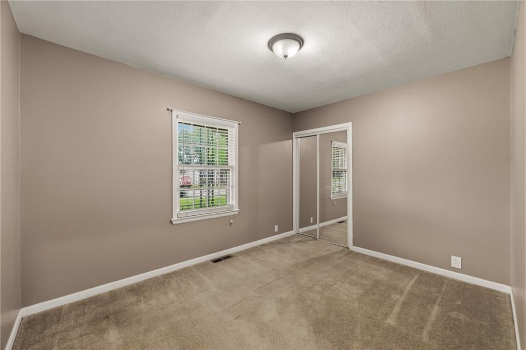 605 W Cedar Street — photo 23