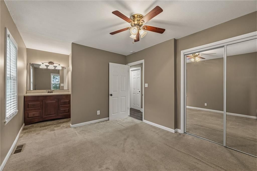 605 W Cedar Street — photo 27