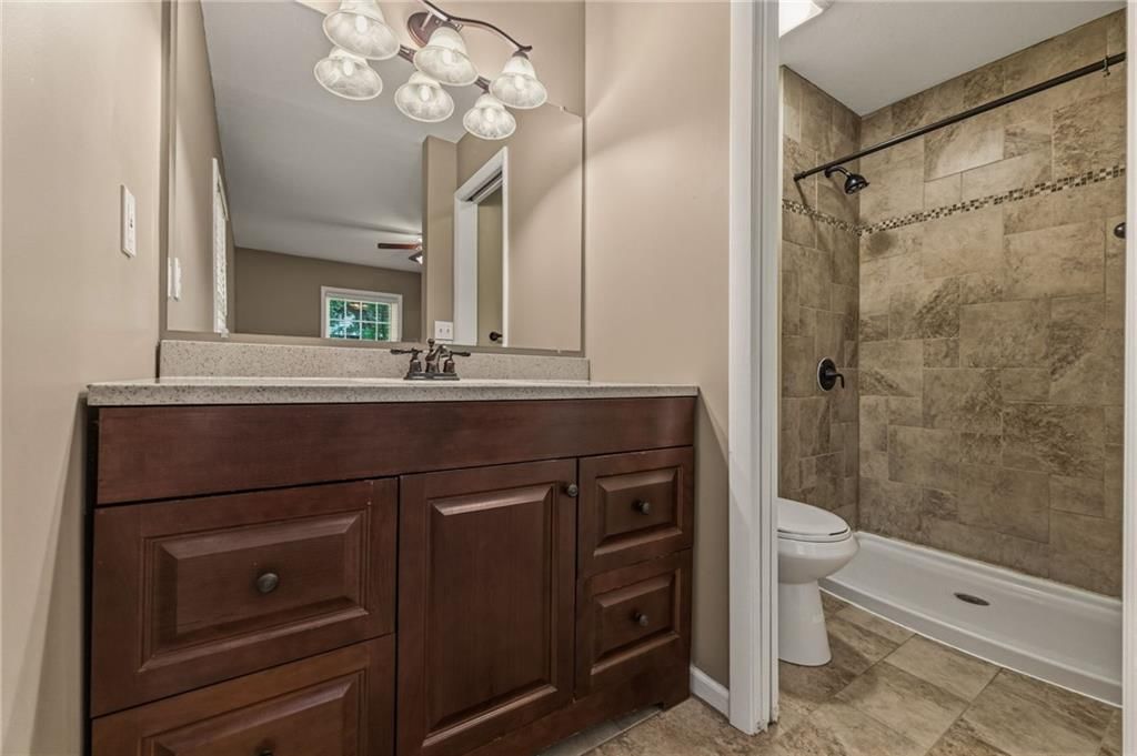 605 W Cedar Street — photo 28