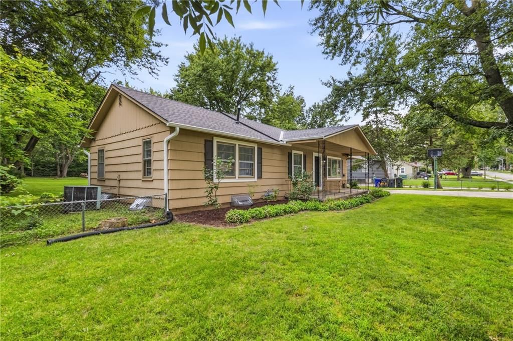 605 W Cedar Street — photo 32