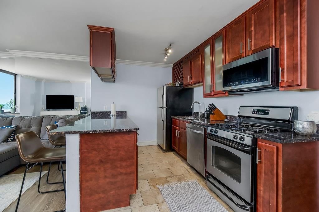 700 E 8th Street — photo 14