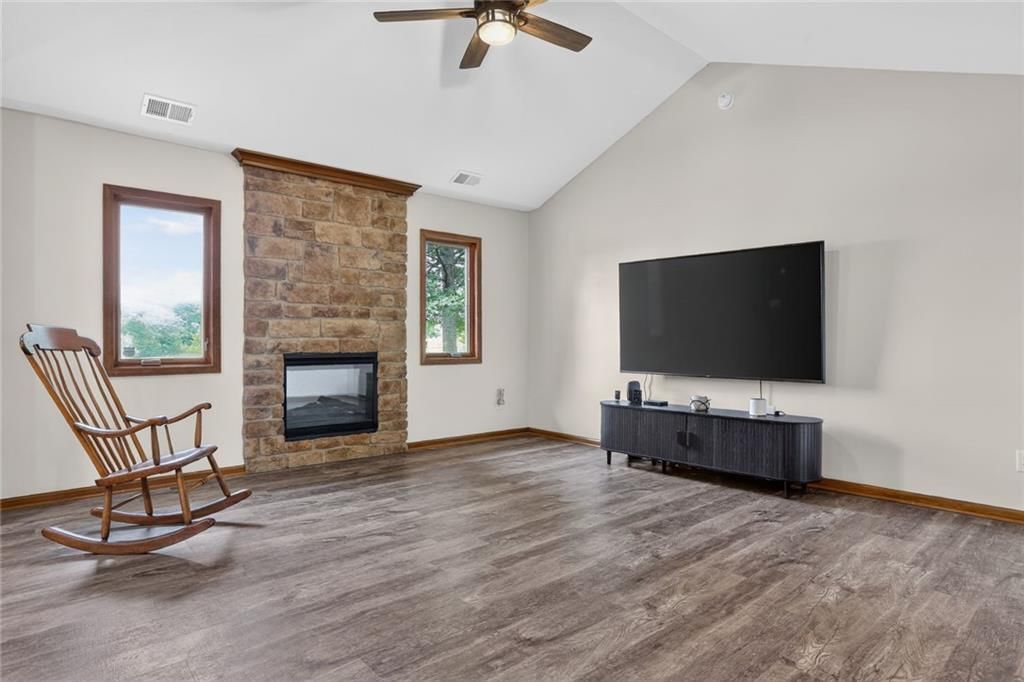 35352 W 146th Street — photo 14