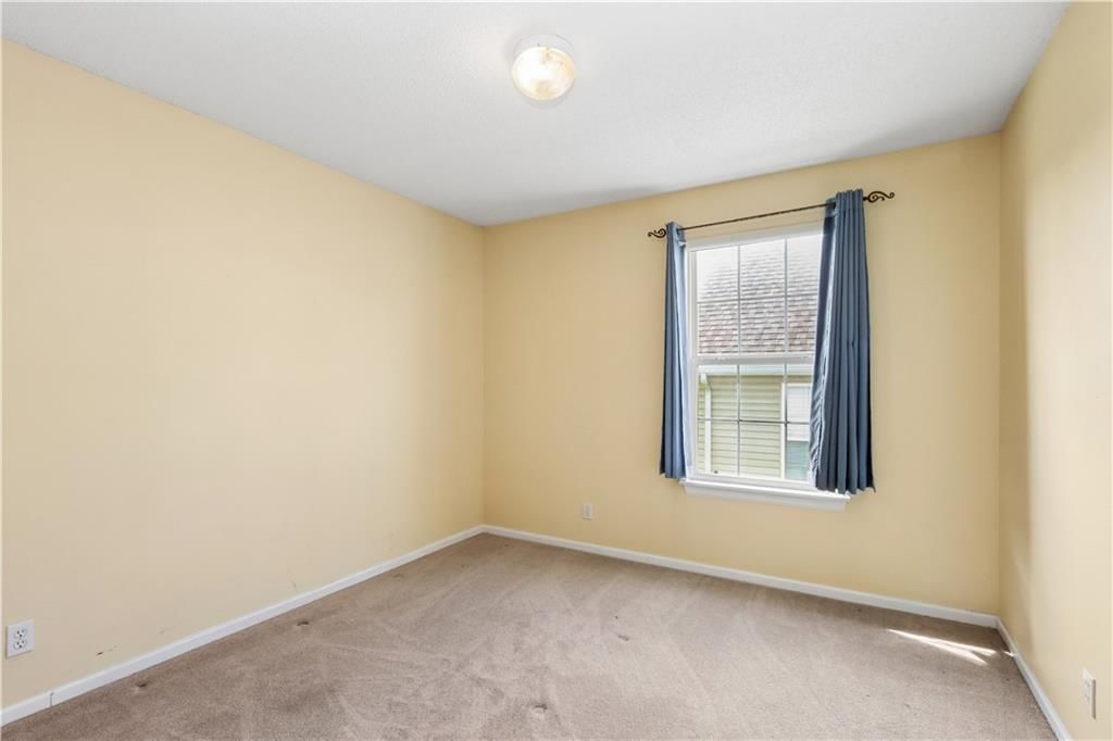8035 N Elmwood Avenue — photo 10