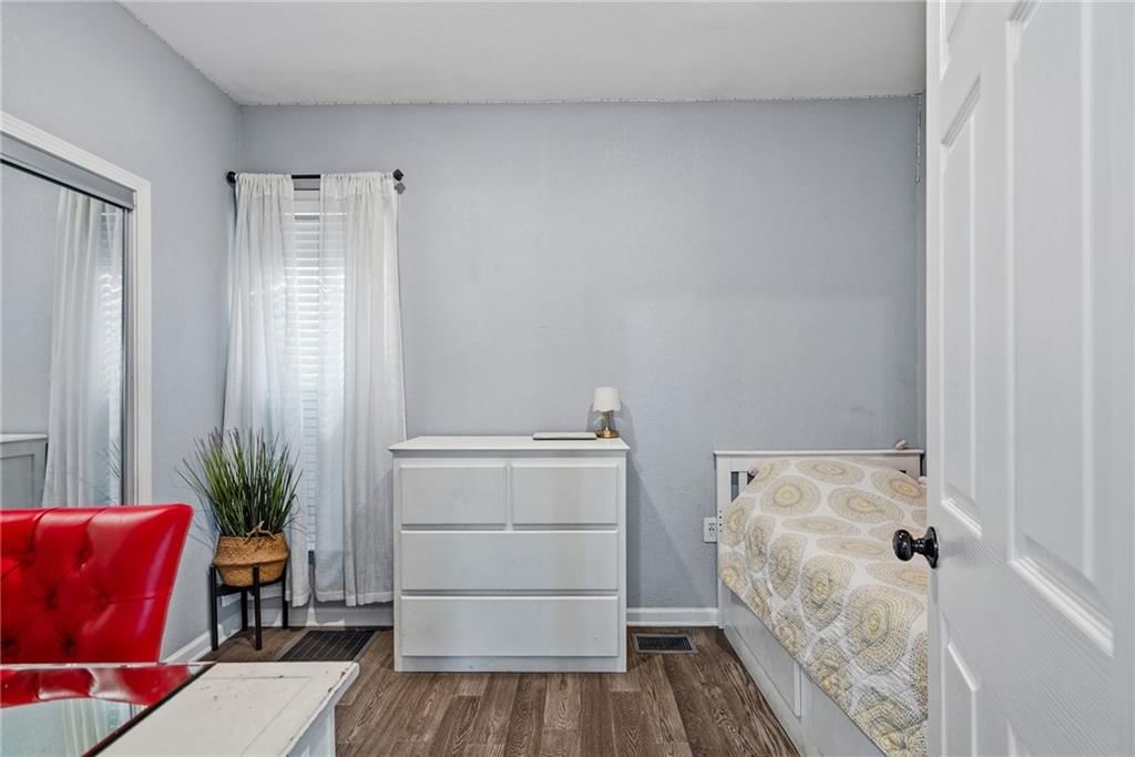 1617 METROPOLITAN Avenue — photo 24