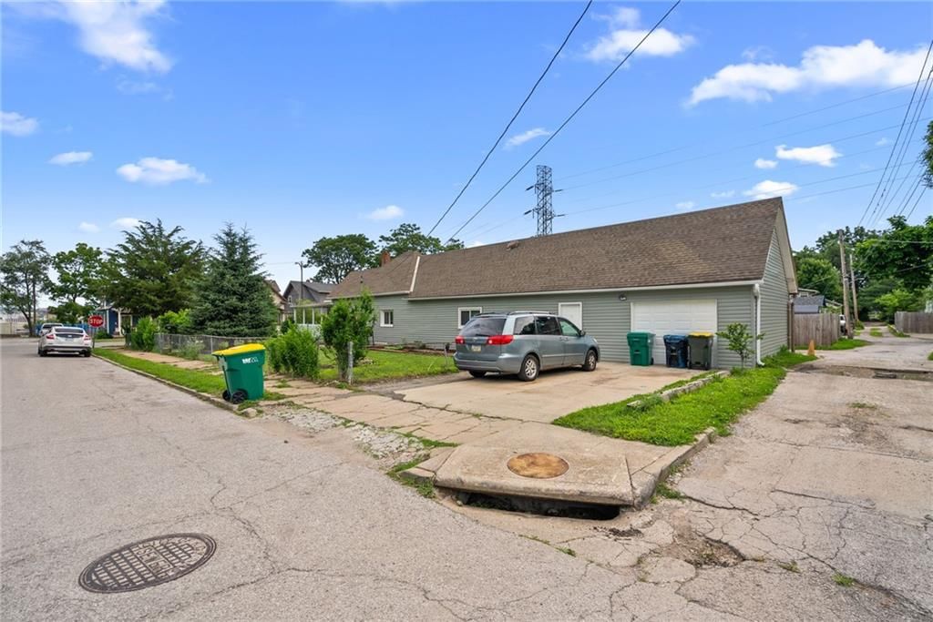 1617 METROPOLITAN Avenue — photo 26