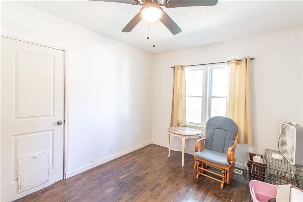 122 S Campbell Street — photo 9