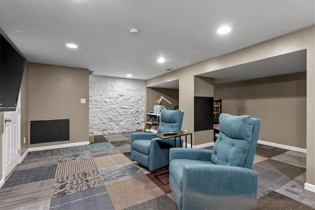 131 W 61st Terrace — photo 33