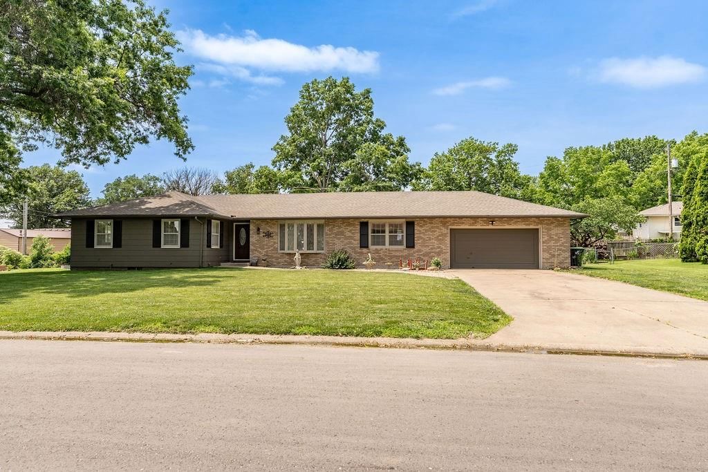 602 Thunderbird Drive — photo 32