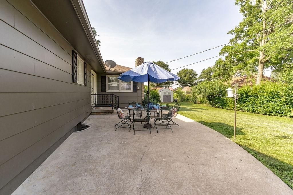 602 Thunderbird Drive — photo 33