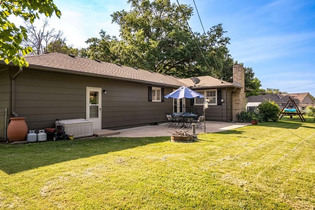 602 Thunderbird Drive — photo 36