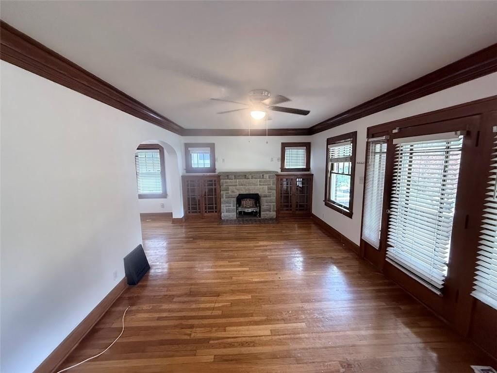 842 Barnett Avenue — photo 2