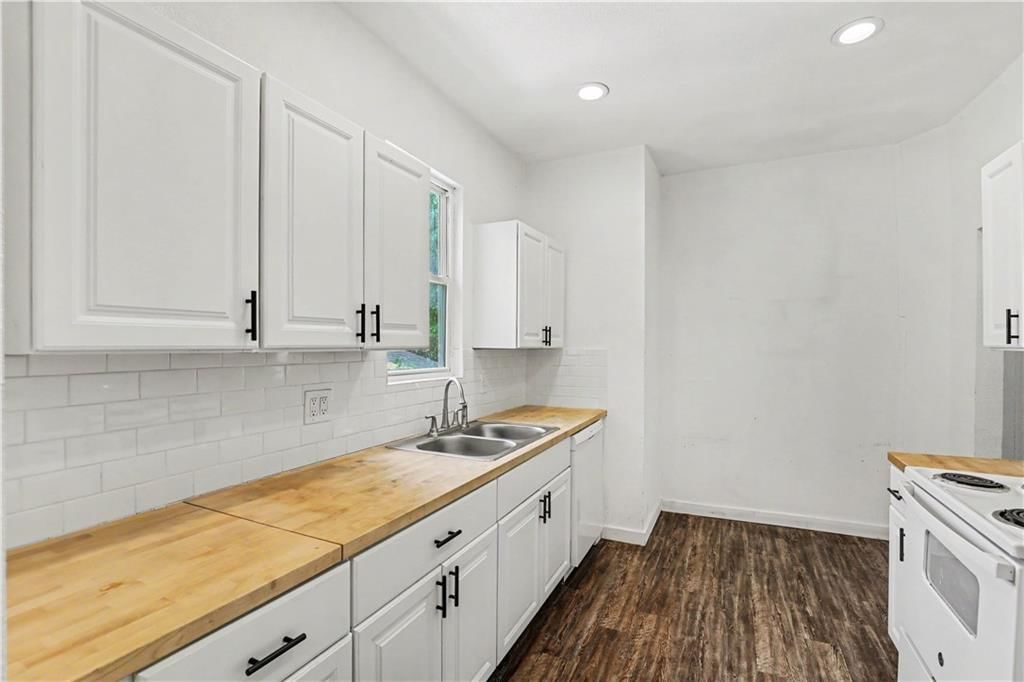 2524 Kensington Avenue — photo 19