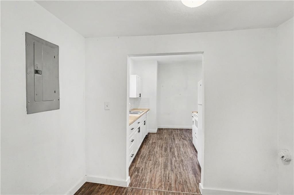 2524 Kensington Avenue — photo 23