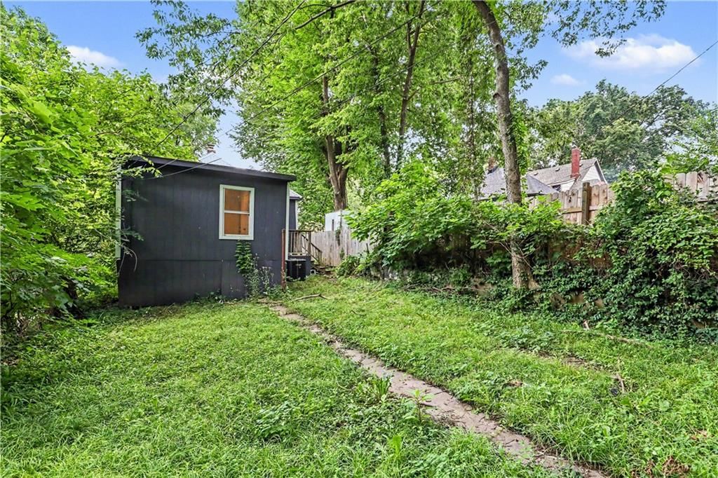2524 Kensington Avenue — photo 26