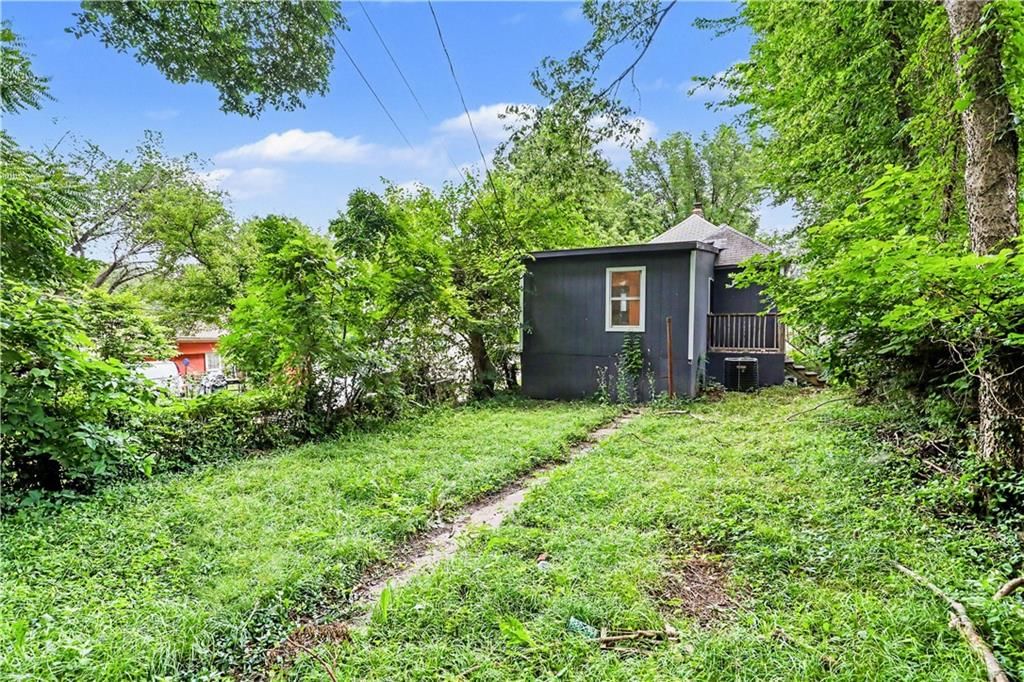 2524 Kensington Avenue — photo 28