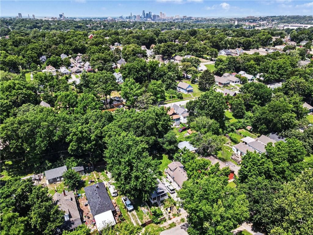2524 Kensington Avenue — photo 30
