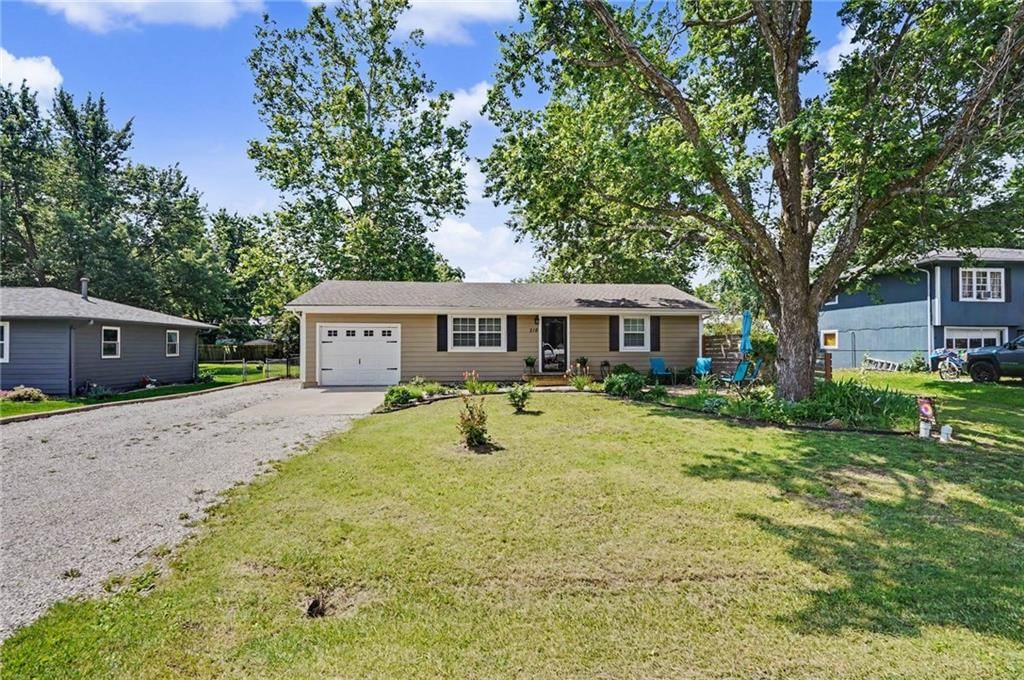 218 Cedarlane Drive — photo 4