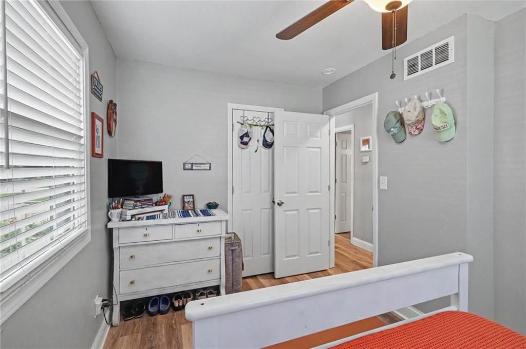 218 Cedarlane Drive — photo 18
