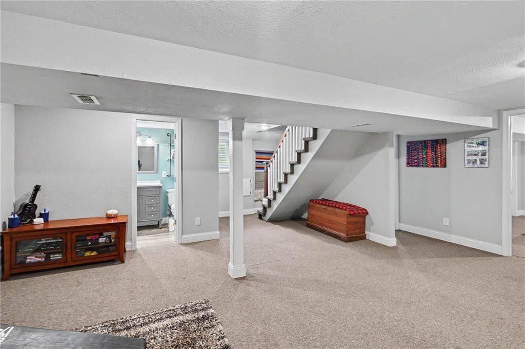 218 Cedarlane Drive — photo 24