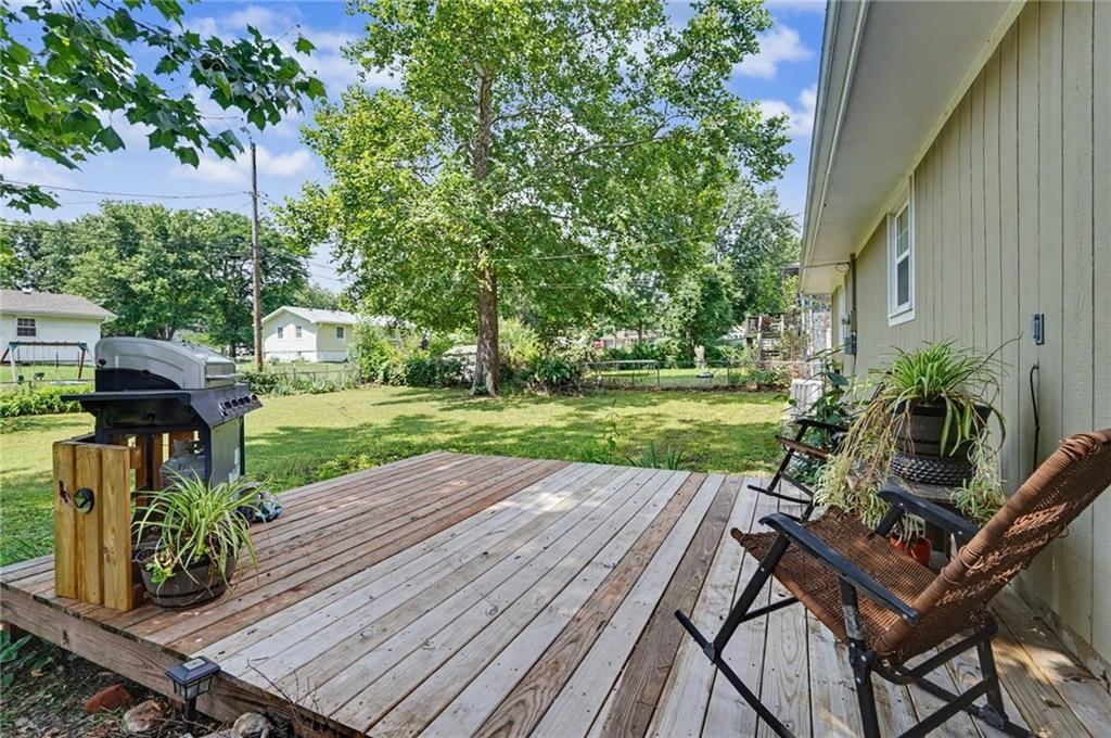 218 Cedarlane Drive — photo 29