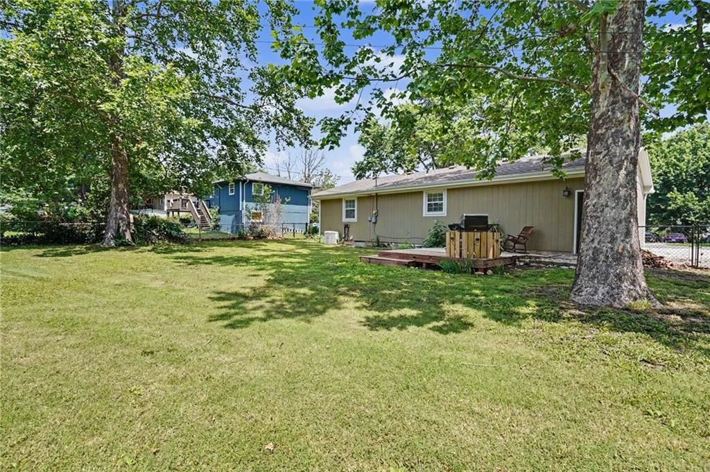 218 Cedarlane Drive — photo 32