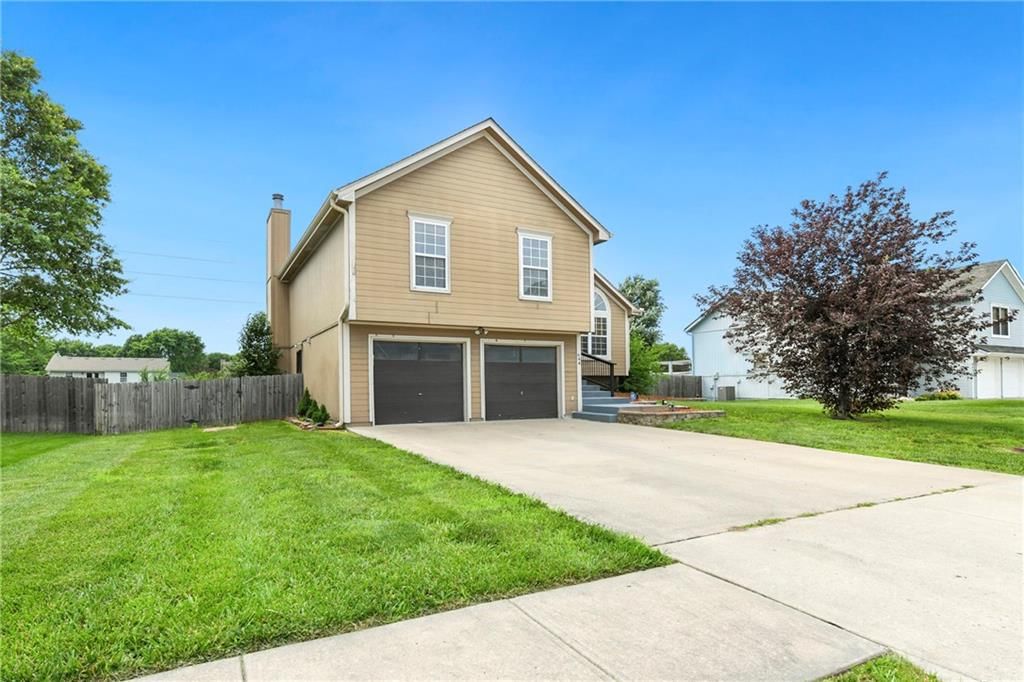 644 SE JONATHON Avenue — photo 2