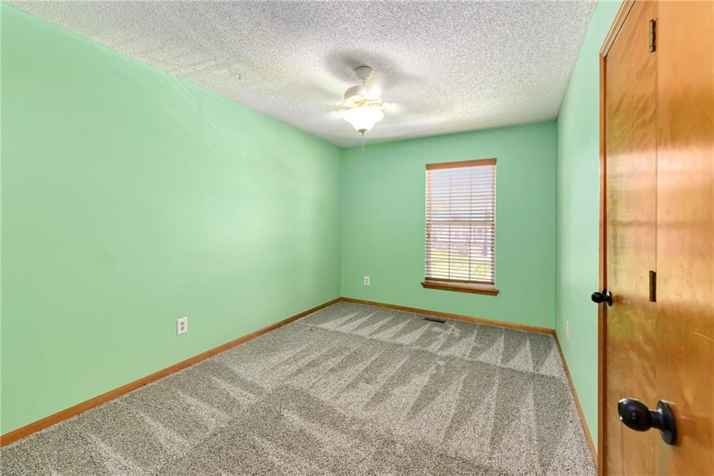 644 SE JONATHON Avenue — photo 31